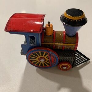 Hallmark 1988 “The Locomotive”Ornament 7th in the series - excellent condition
